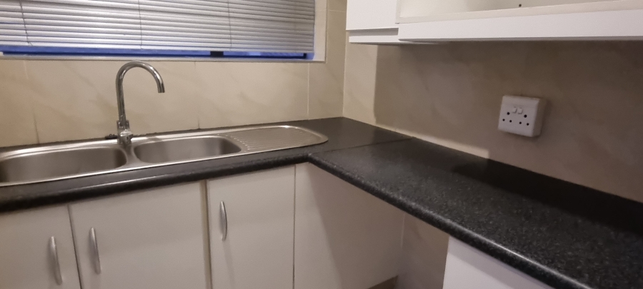 To Let 4 Bedroom Property for Rent in Seemeeu Park Western Cape
